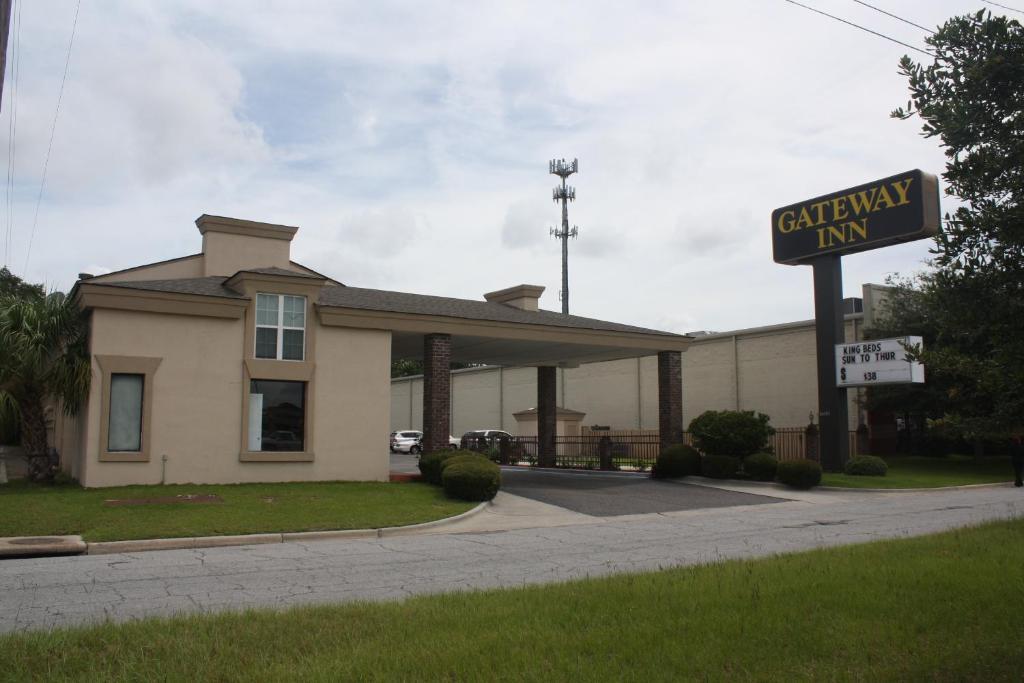 Gateway Inn Savannah Exterior photo
